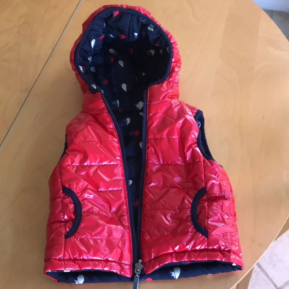3 Pommes reversible puffy vest size 2/3 in excellent condition navy & red hearts